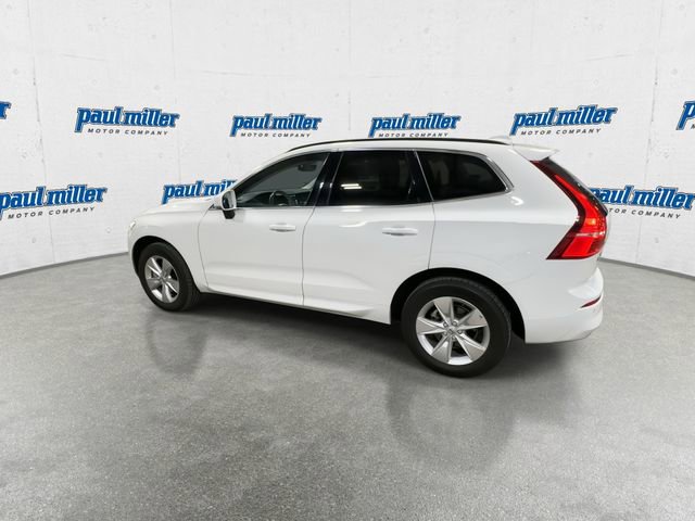 Used 2022 Volvo XC60 B5 Momentum image 7