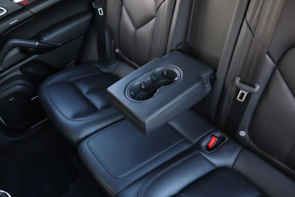 Used 2018 Porsche Cayenne S image 62
