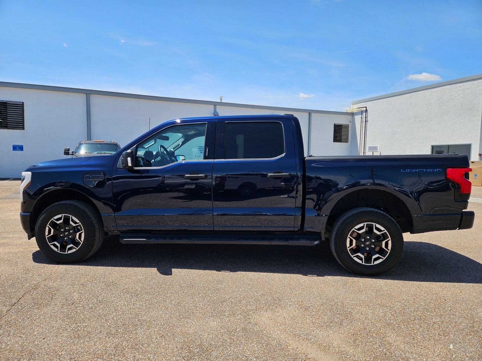 Used 2023 Ford F150 Lightning XLT AWD/4WD image 2