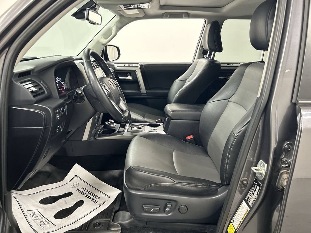 Used 2022 Toyota 4Runner SR5 Premium w/ Moonroof Package AWD/4WD image 9