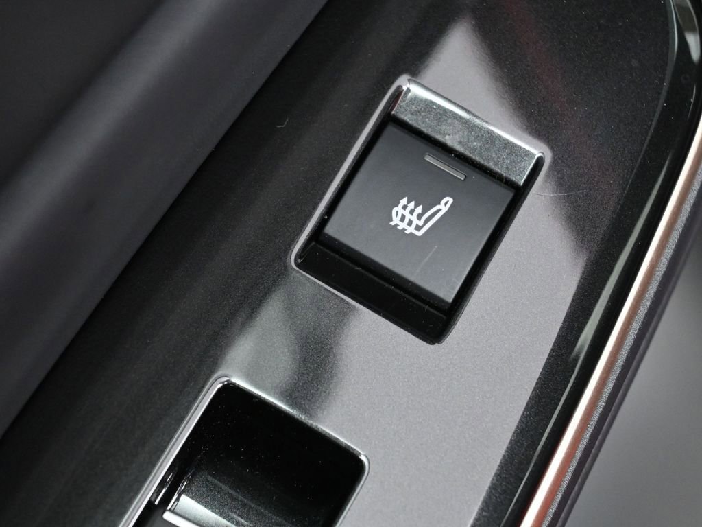 Certified 2024 Toyota Crown Platinum AWD/4WD image 32