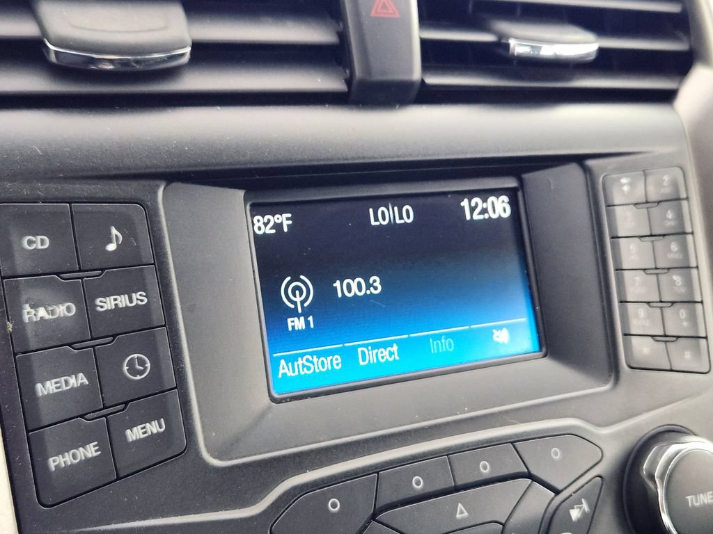 Used 2017 Ford Fusion SE FWD image 21