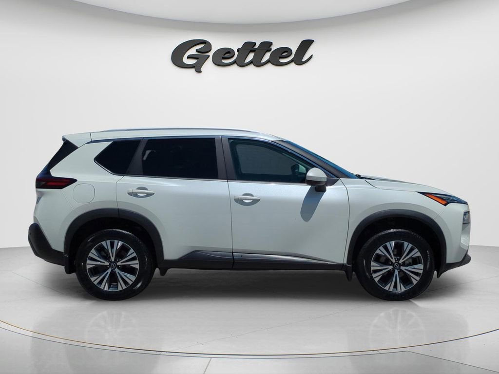 Certified 2023 Nissan Rogue SV w/ SV Premium B Package AWD/4WD image 4