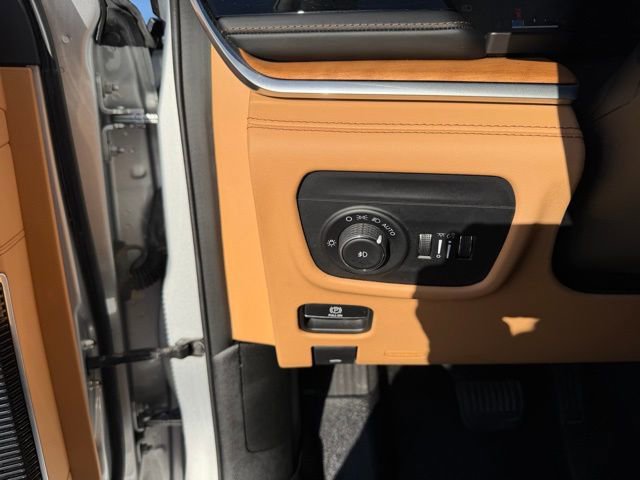 Used 2023 Jeep Grand Cherokee L Summit image 18