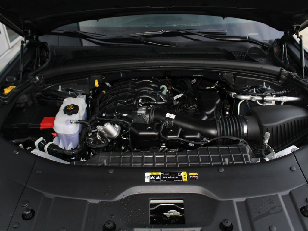 New 2025 Jeep Grand Cherokee Limited w/ Black Appearance Package image 34