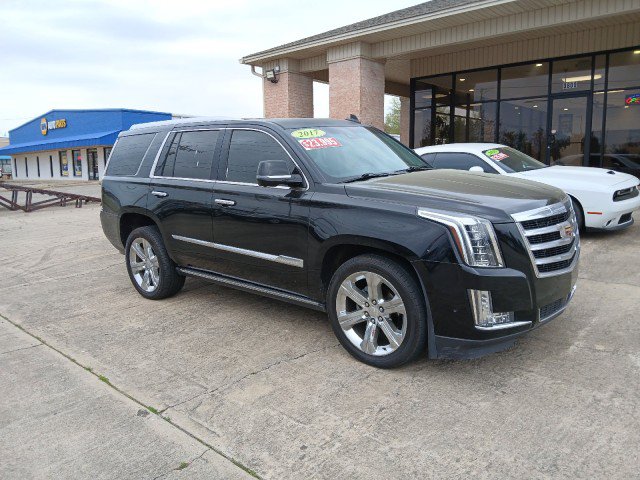 Used 2017 Cadillac Escalade Premium Luxury AWD/4WD image 2