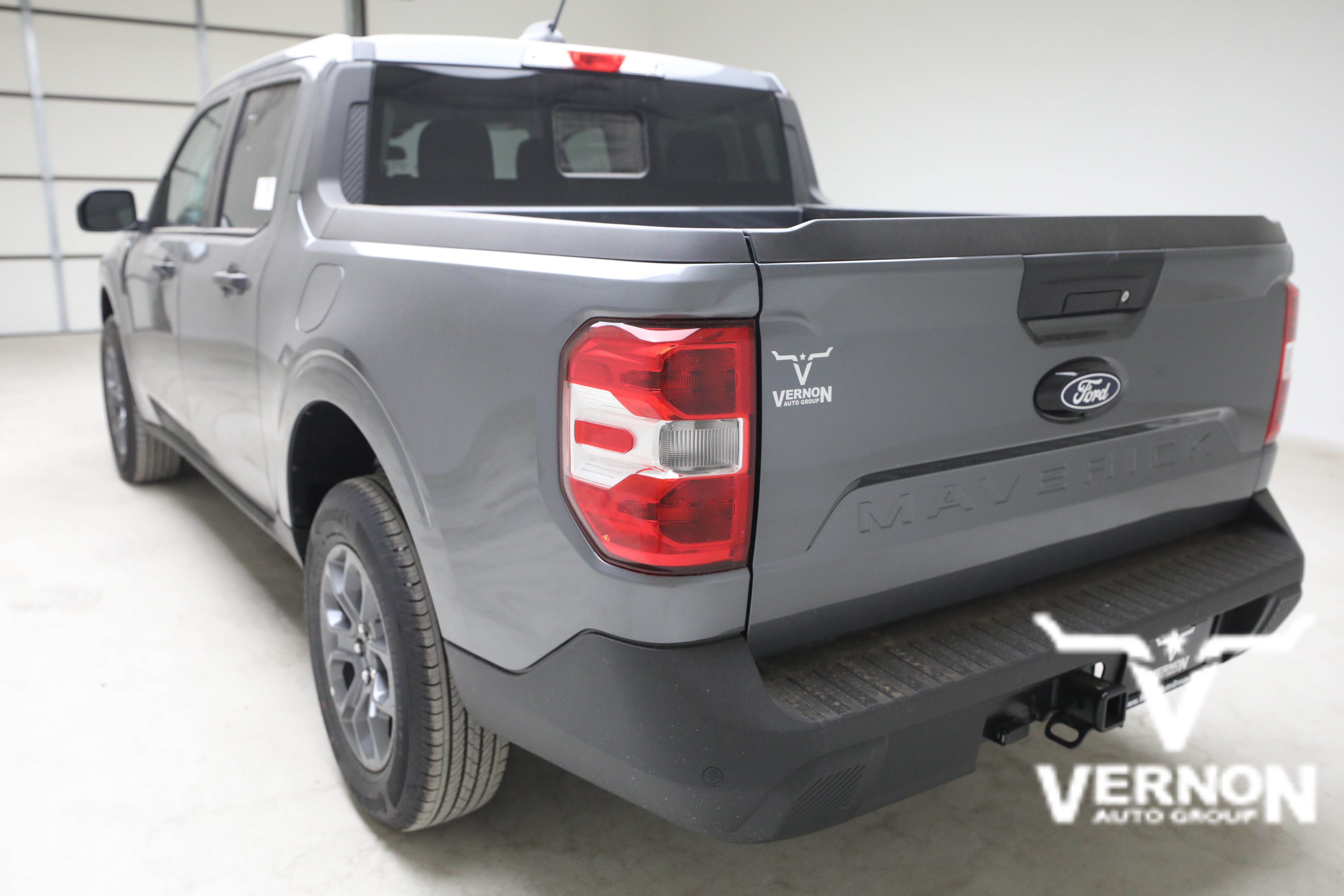 New 2026 Ford Maverick XLT w/ XLT Luxury Package FWD image 3