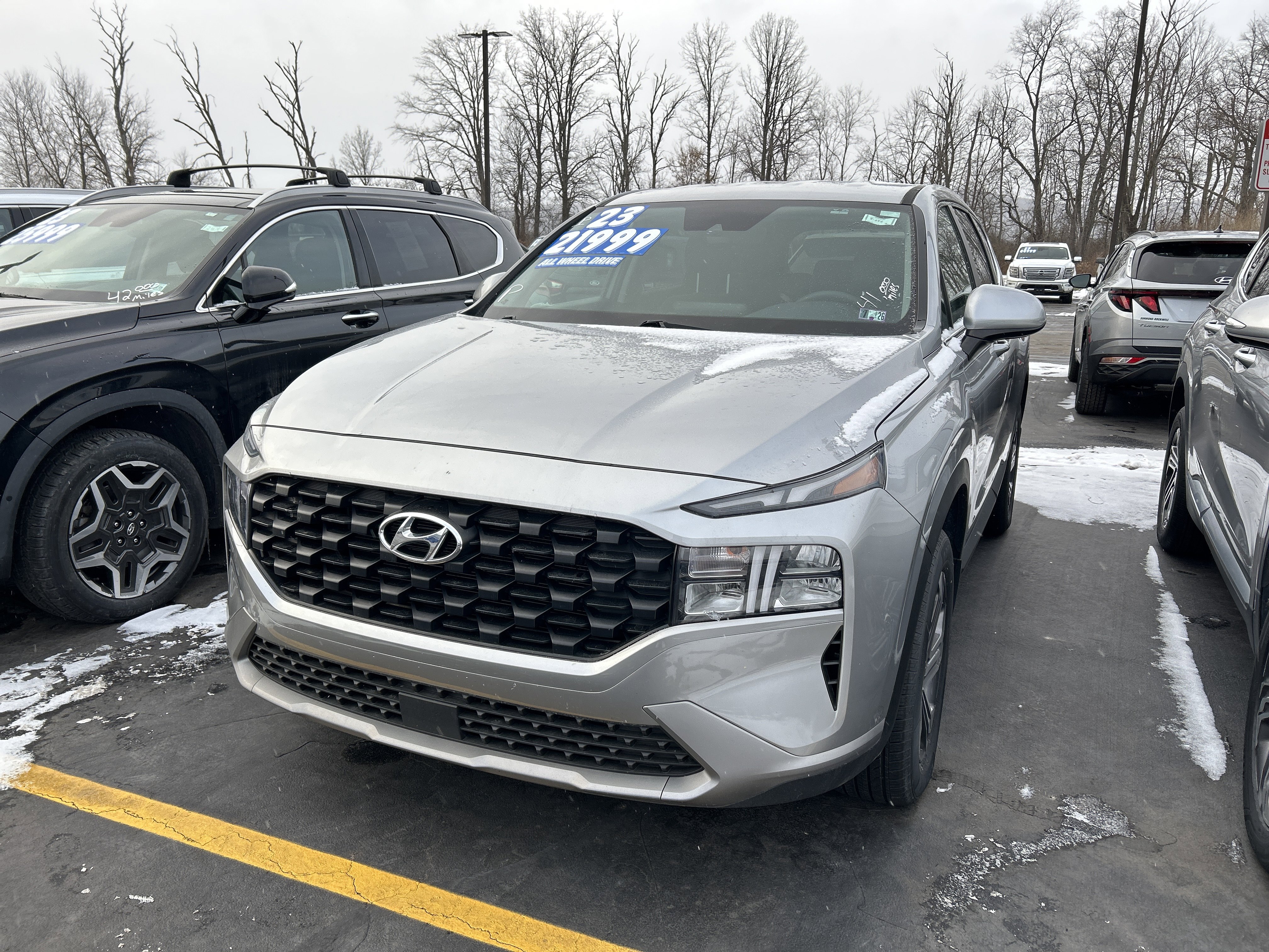 Used 2023 Hyundai Santa Fe SE image 3