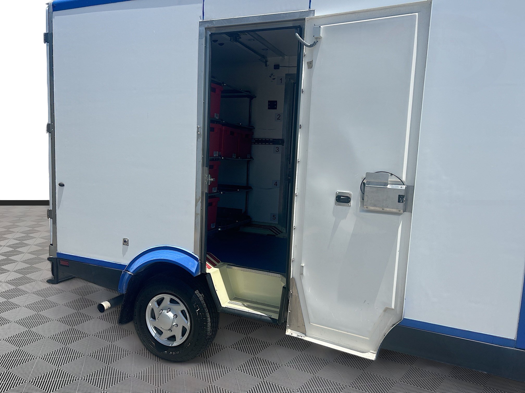 Used 2023 Ford E-350 and Econoline 350 Super Duty w/ Power Windows & Locks Group RWD image 25