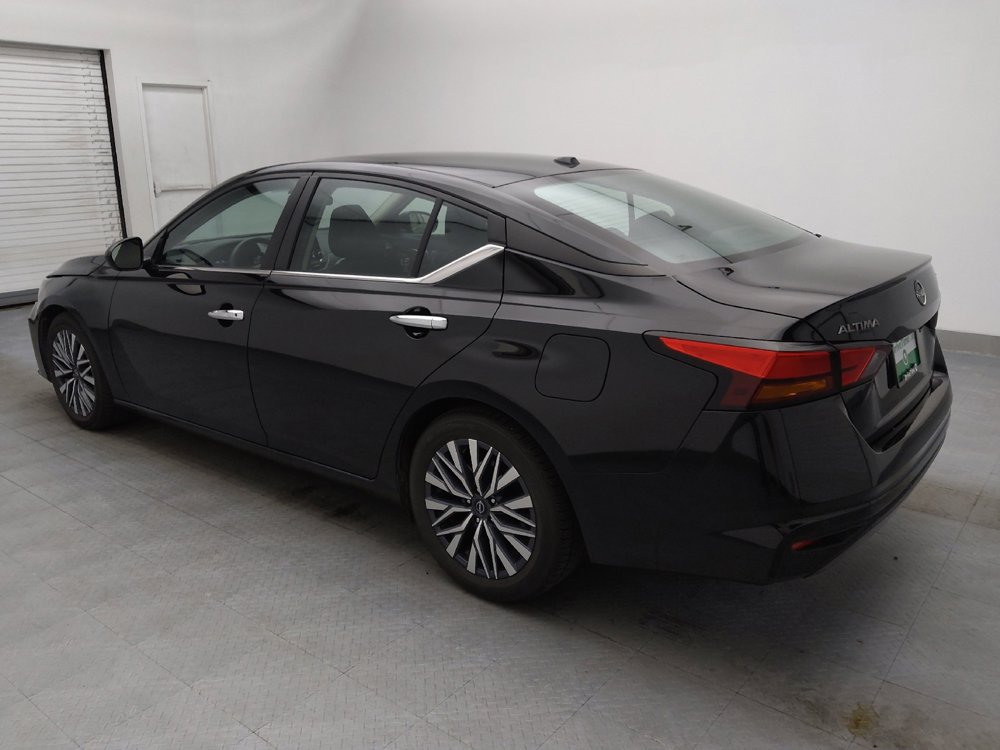 Used 2024 Nissan Altima 2.5 SV image 3