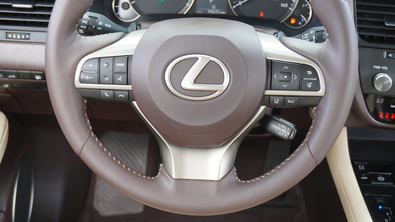 Used 2018 Lexus RX 450h AWD w/ Premium Package image 32