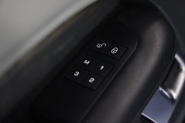 Used 2019 Land Rover Discovery HSE Luxury AWD/4WD image 23