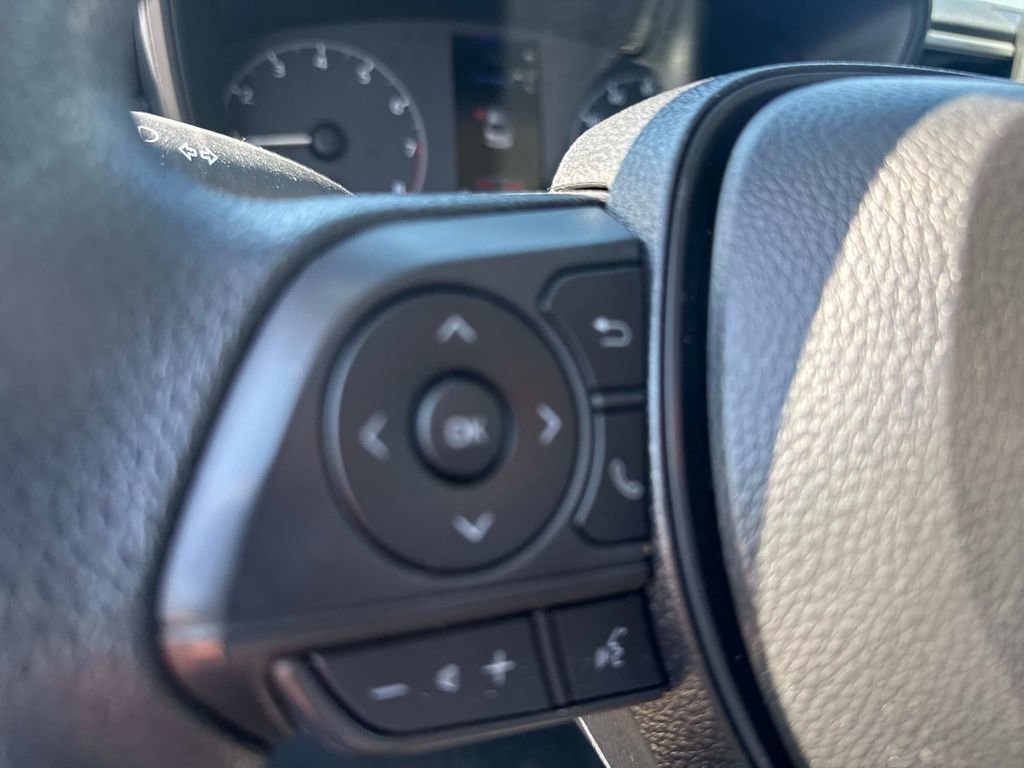 Used 2025 Toyota Corolla LE image 26