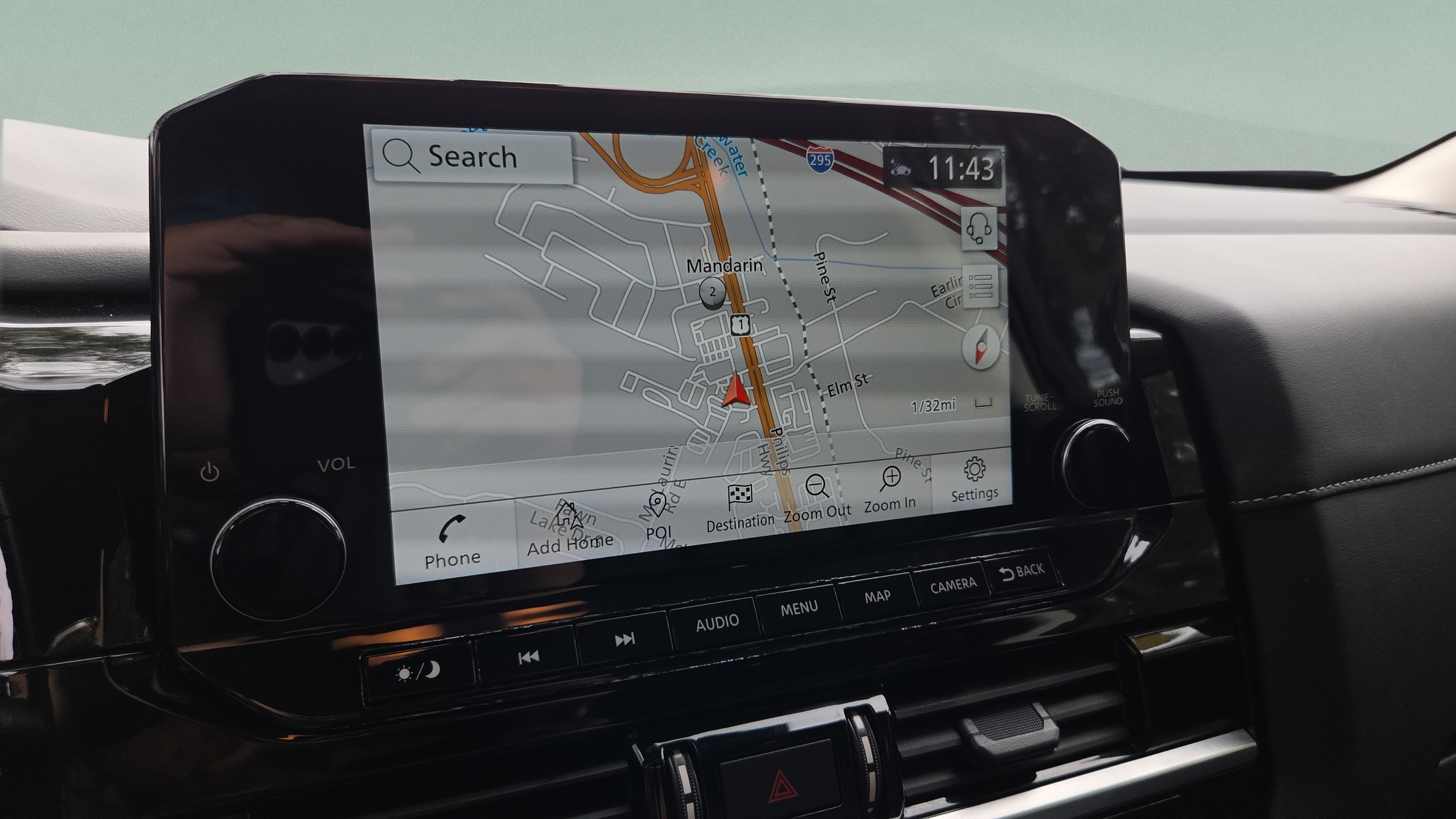 Used 2025 Nissan Pathfinder SL AWD/4WD image 24