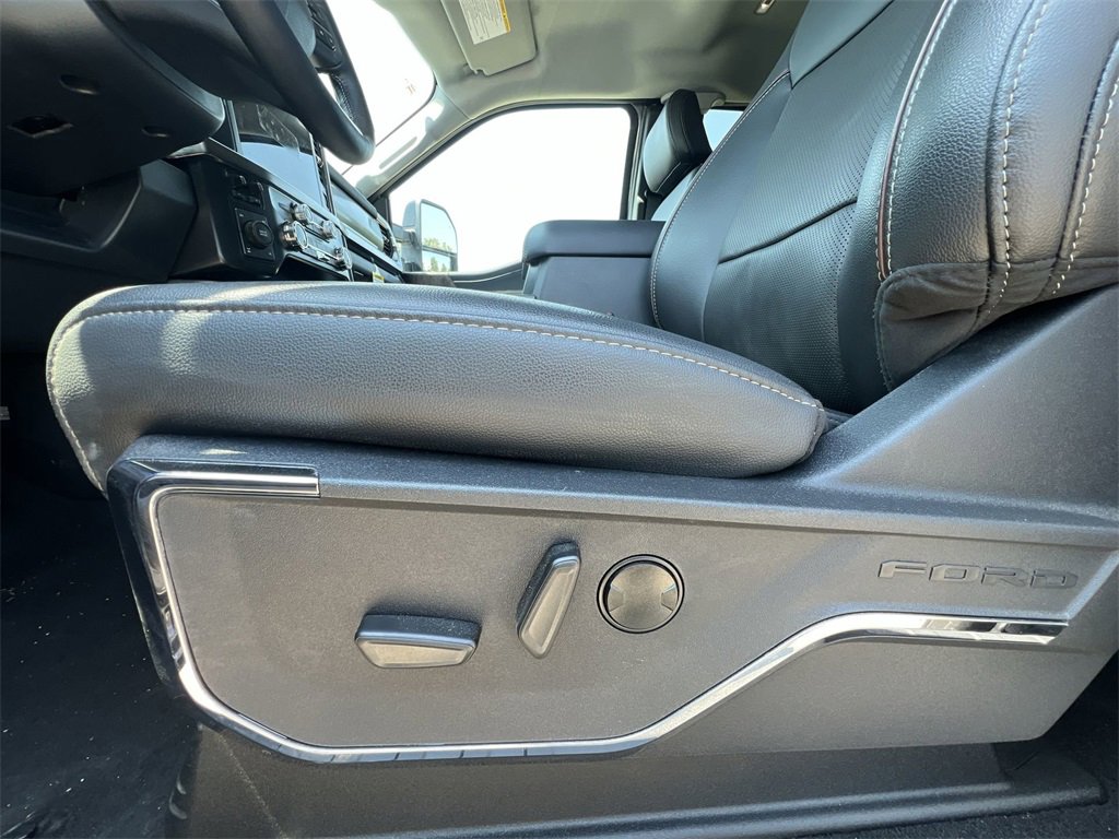 Used 2024 Ford F350 Lariat w/ Sport Appearance Package image 20
