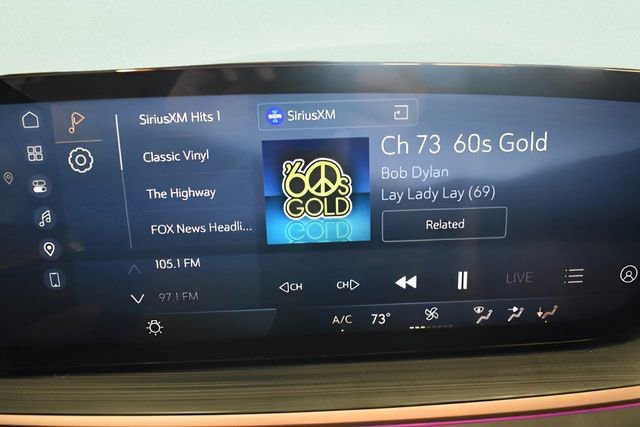 Used 2025 Buick Envision Sport Touring image 8