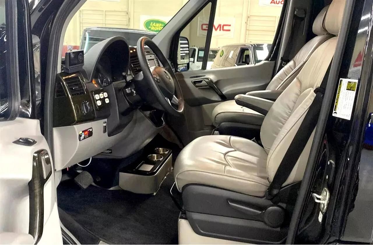 Used 2016 Mercedes-Benz Sprinter 2500 image 21