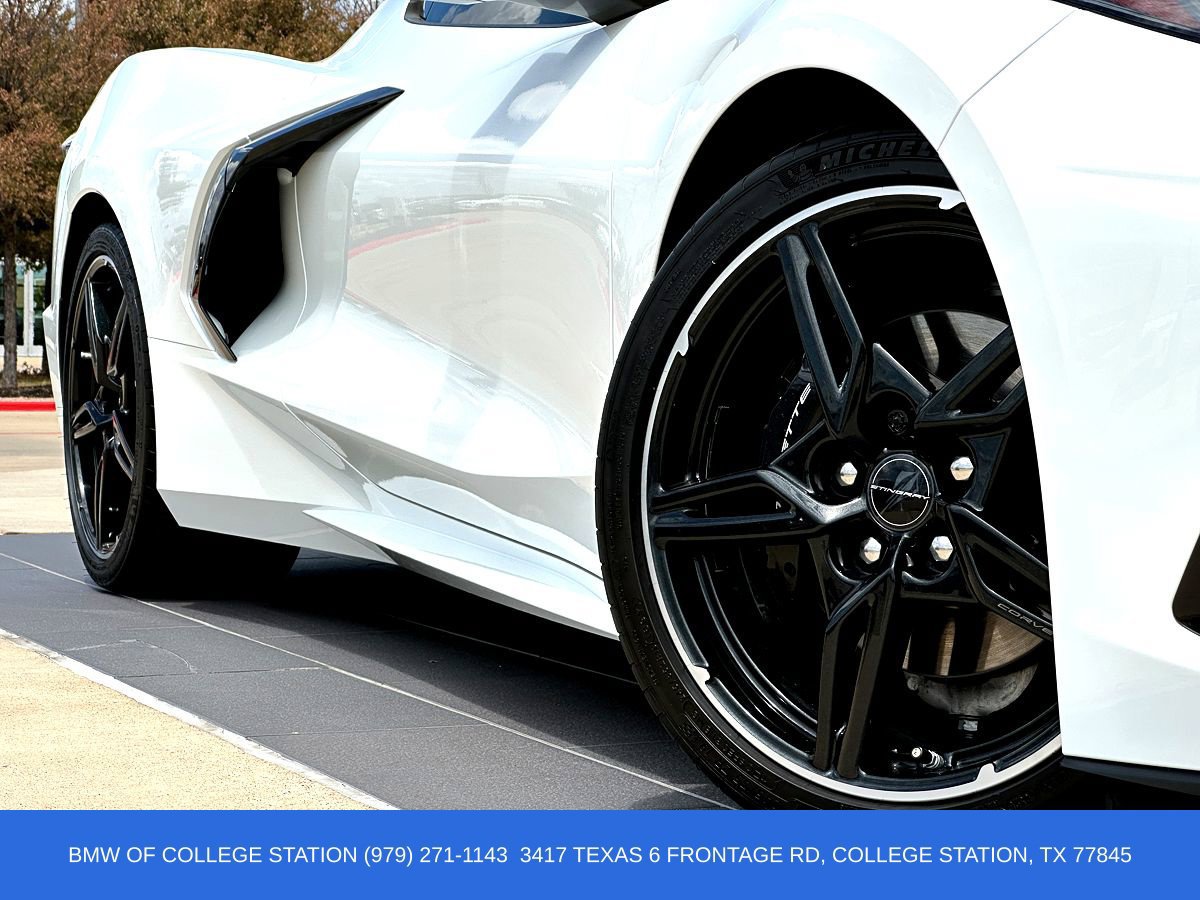 Used 2022 Chevrolet Corvette Stingray Coupe RWD image 2