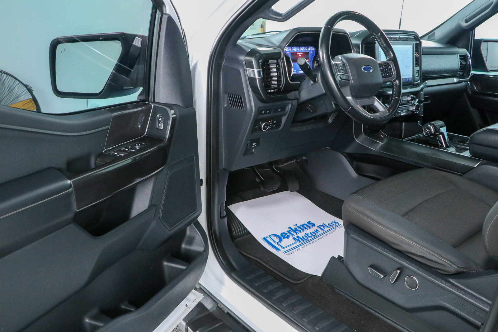 Used 2021 Ford F150 XLT w/ Equipment Group 302A High AWD/4WD image 4