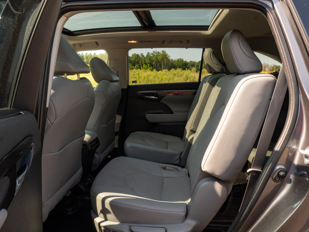 Used 2022 Toyota Highlander Platinum AWD/4WD image 15