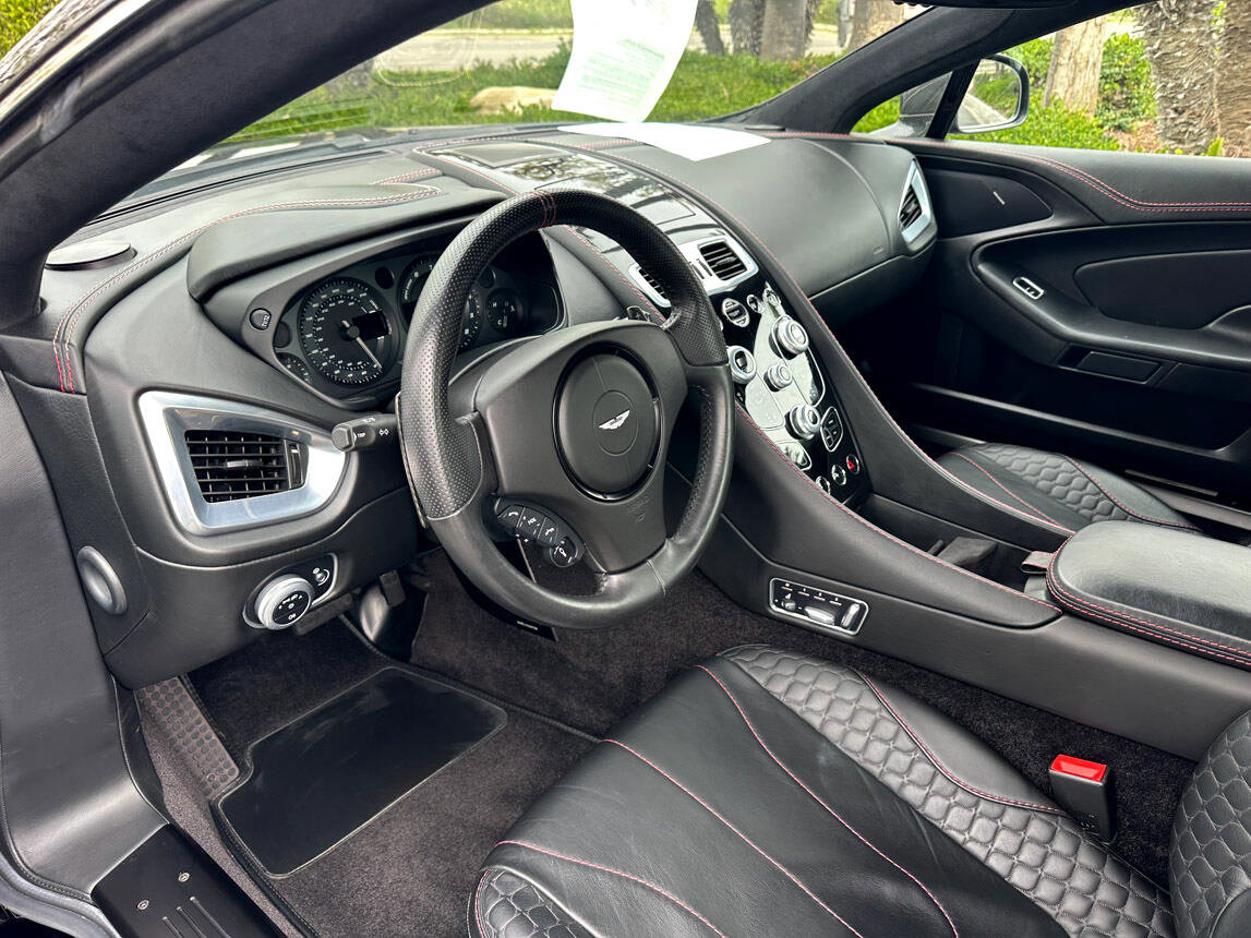Used 2016 Aston Martin Vanquish Coupe image 25