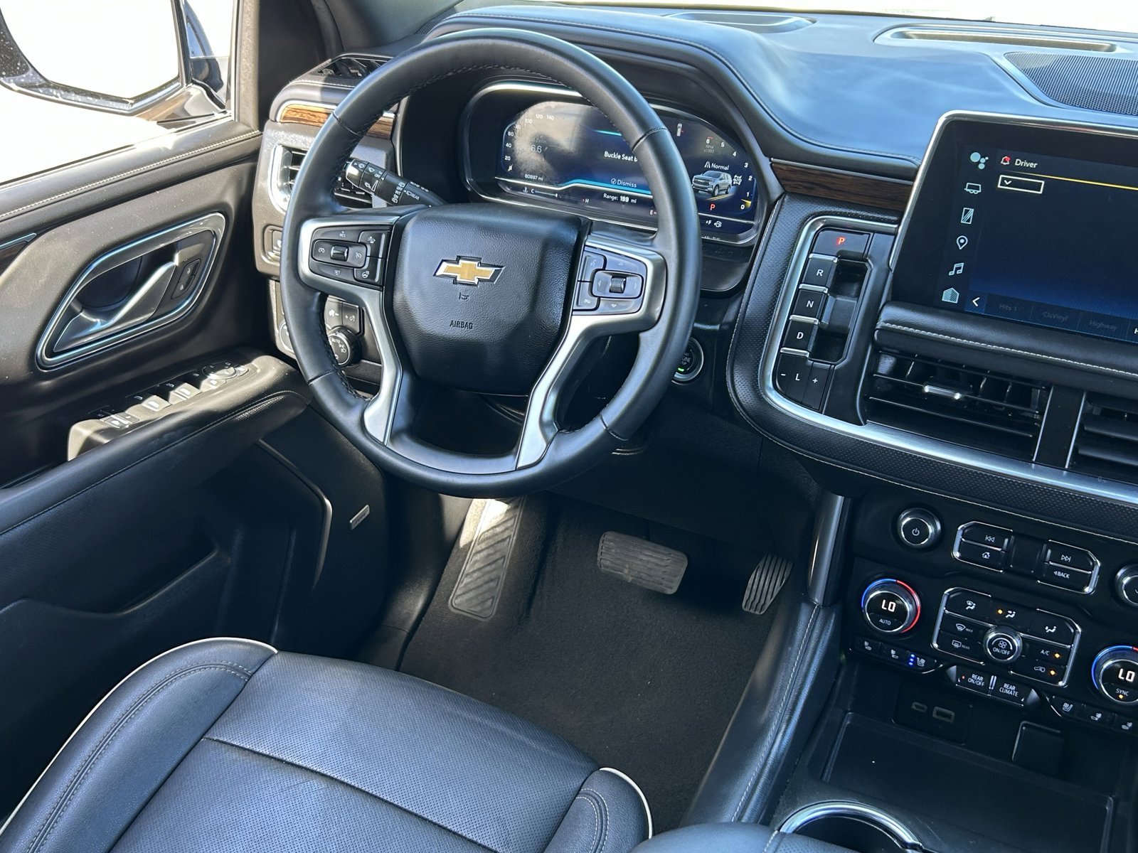 Certified 2023 Chevrolet Suburban Premier AWD/4WD image 17