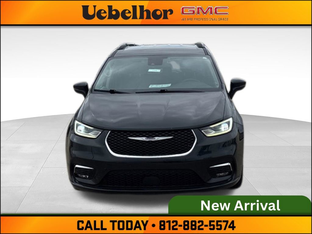 Used 2022 Chrysler Pacifica Touring-L FWD image 9