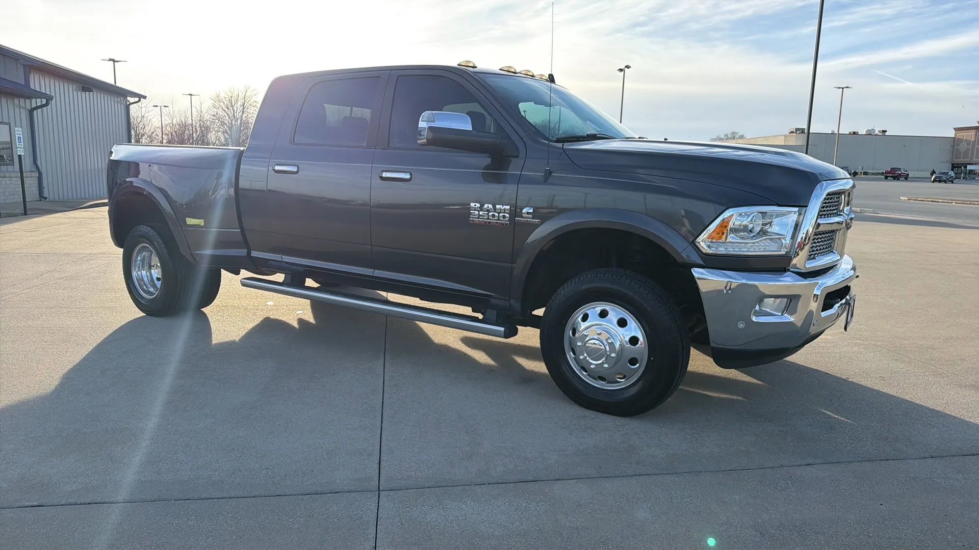 Used 2018 RAM 3500 Laramie image 33