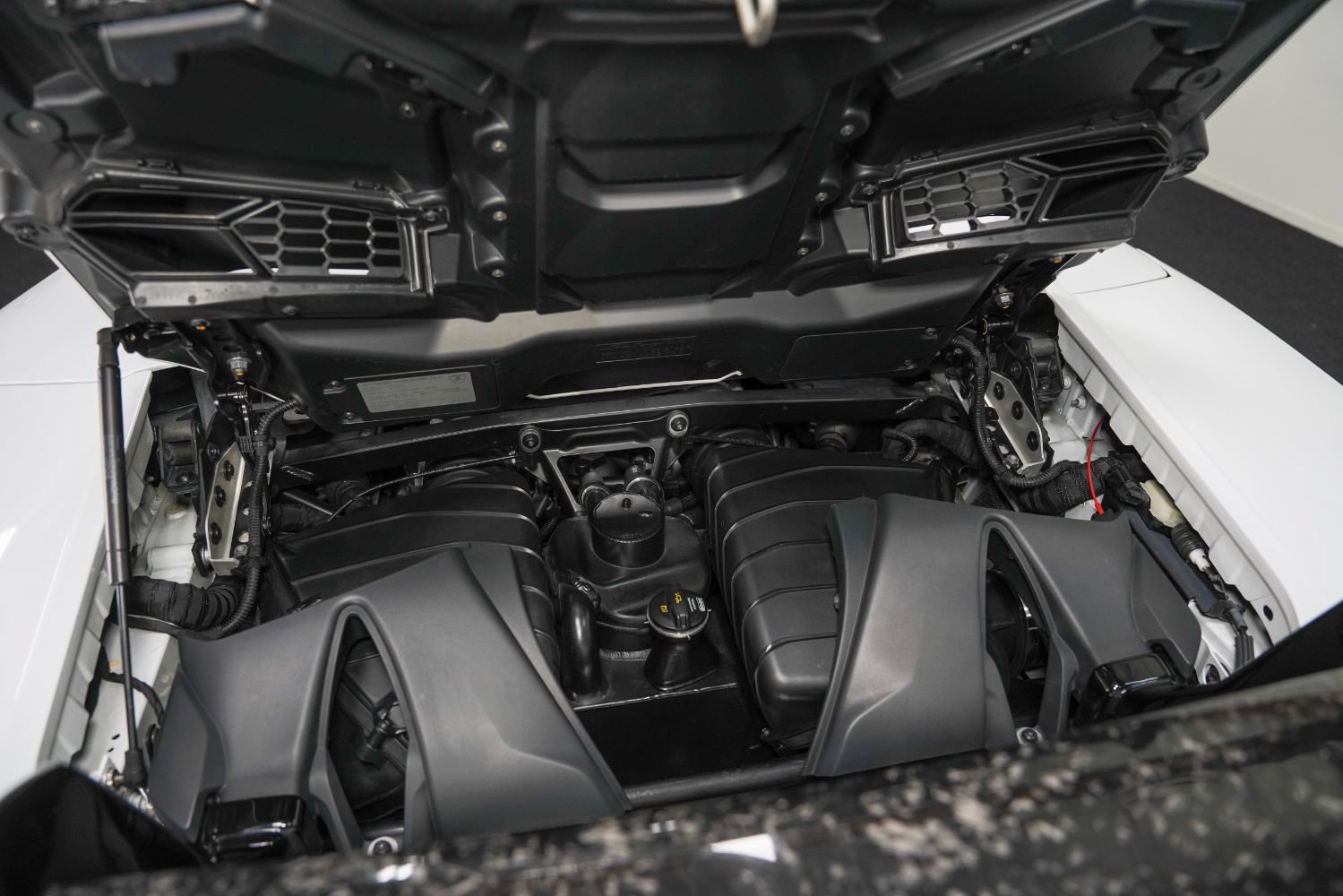 Used 2018 Lamborghini Huracan Performante AWD/4WD image 42