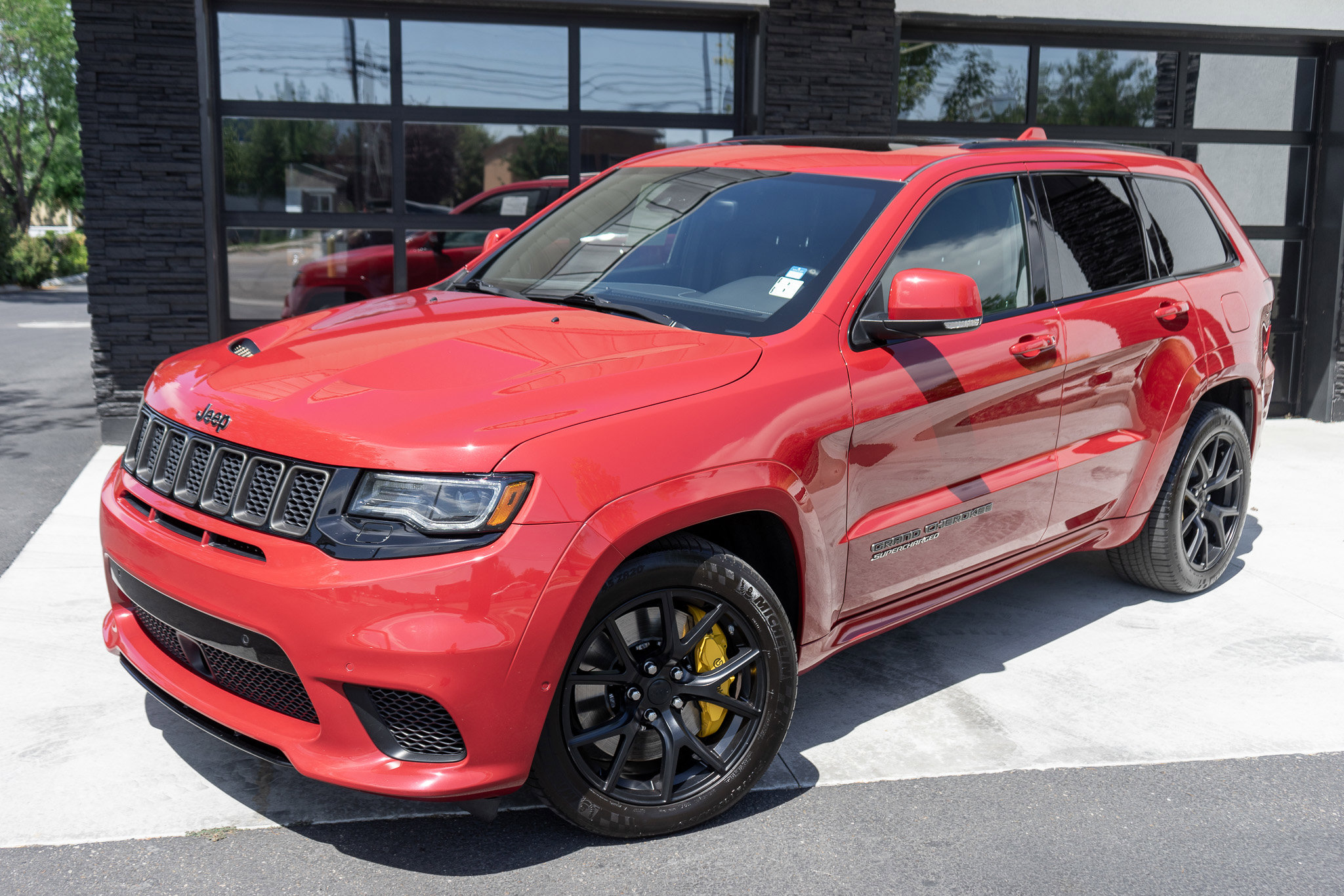 Used 2018 Jeep Grand Cherokee Trackhawk image 2