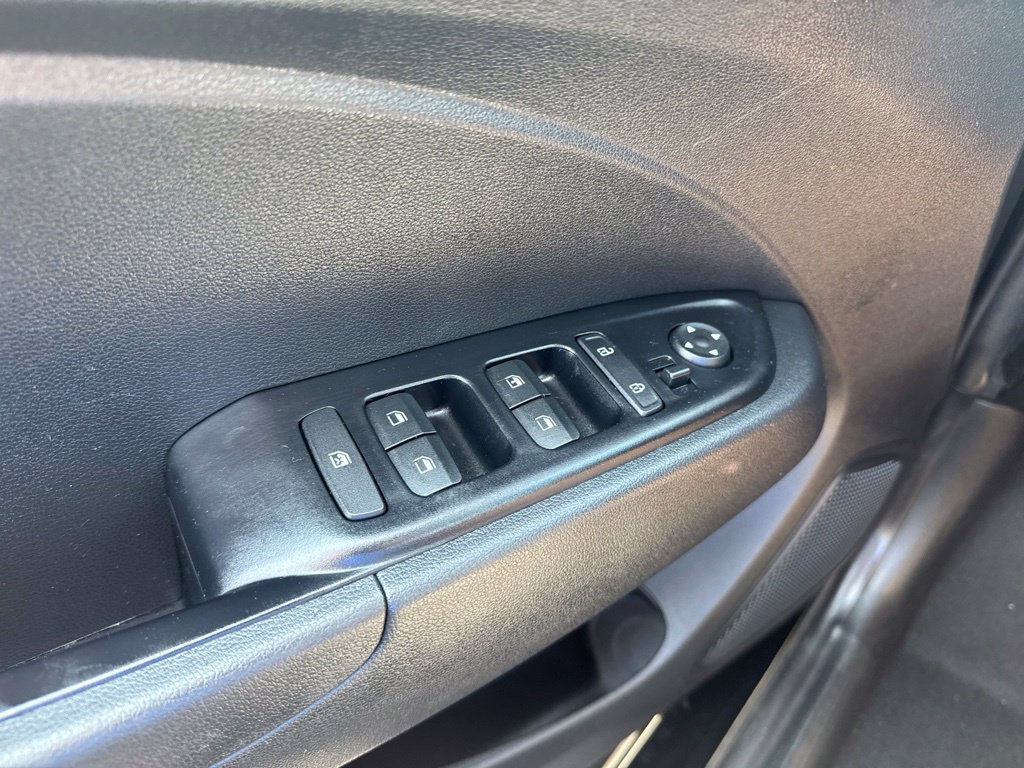 Used 2021 Hyundai Venue SE FWD image 24