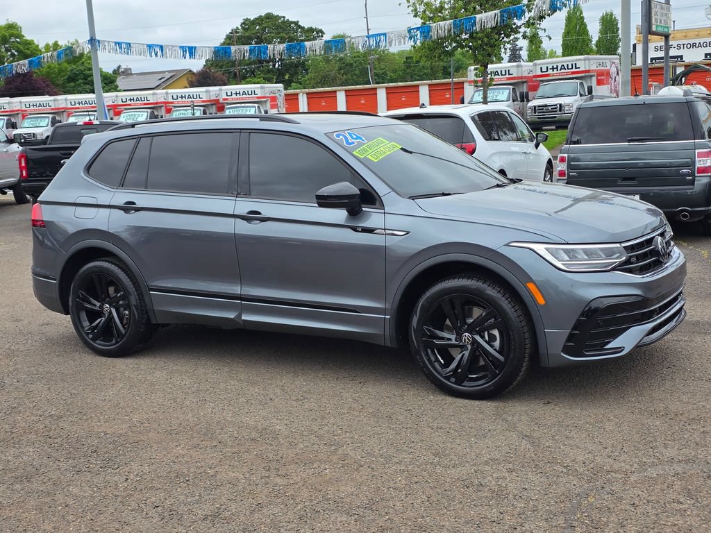 Used 2024 Volkswagen Tiguan SE R-Line FWD image 3
