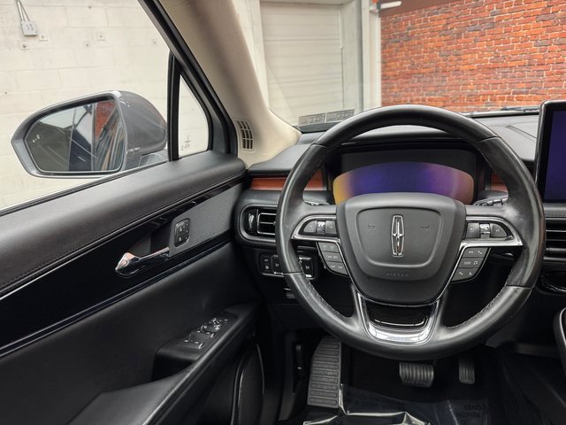 Used 2022 Lincoln Nautilus Reserve image 13