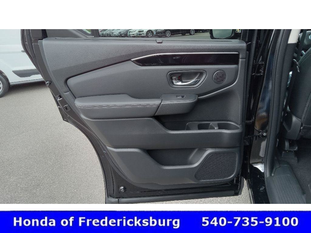 Certified 2025 Honda Pilot EX-L image 35