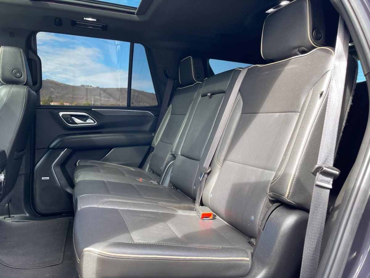 Used 2024 GMC Yukon SLT w/ SLT Premium Package AWD/4WD image 23