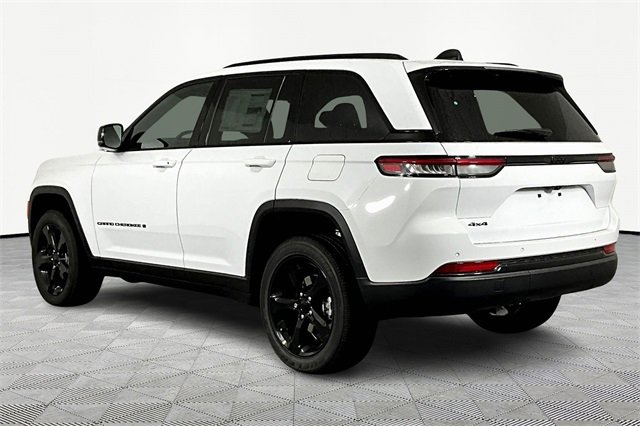 New 2025 Jeep Grand Cherokee Altitude image 4