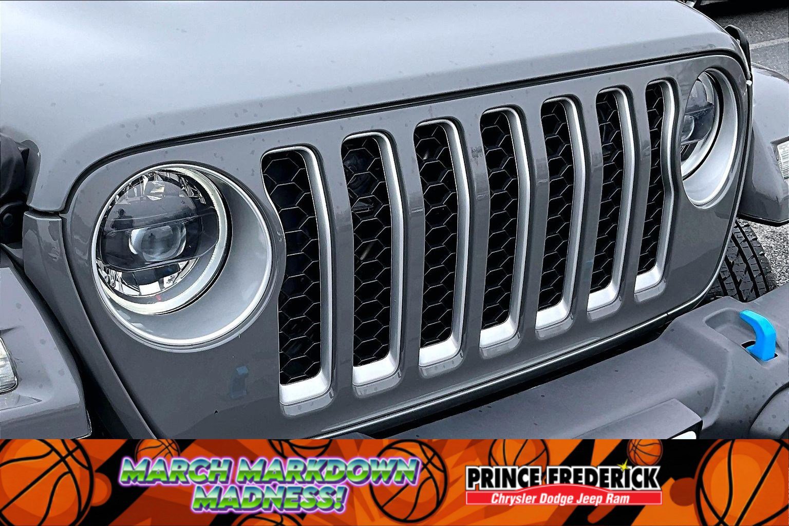 Used 2023 Jeep Wrangler Sahara w/ Cold Weather Group image 23
