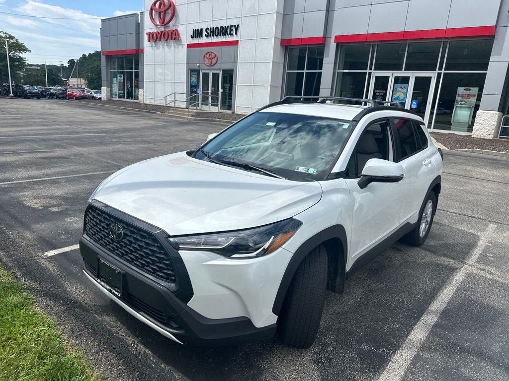 Certified 2023 Toyota Corolla Cross LE AWD/4WD image 1