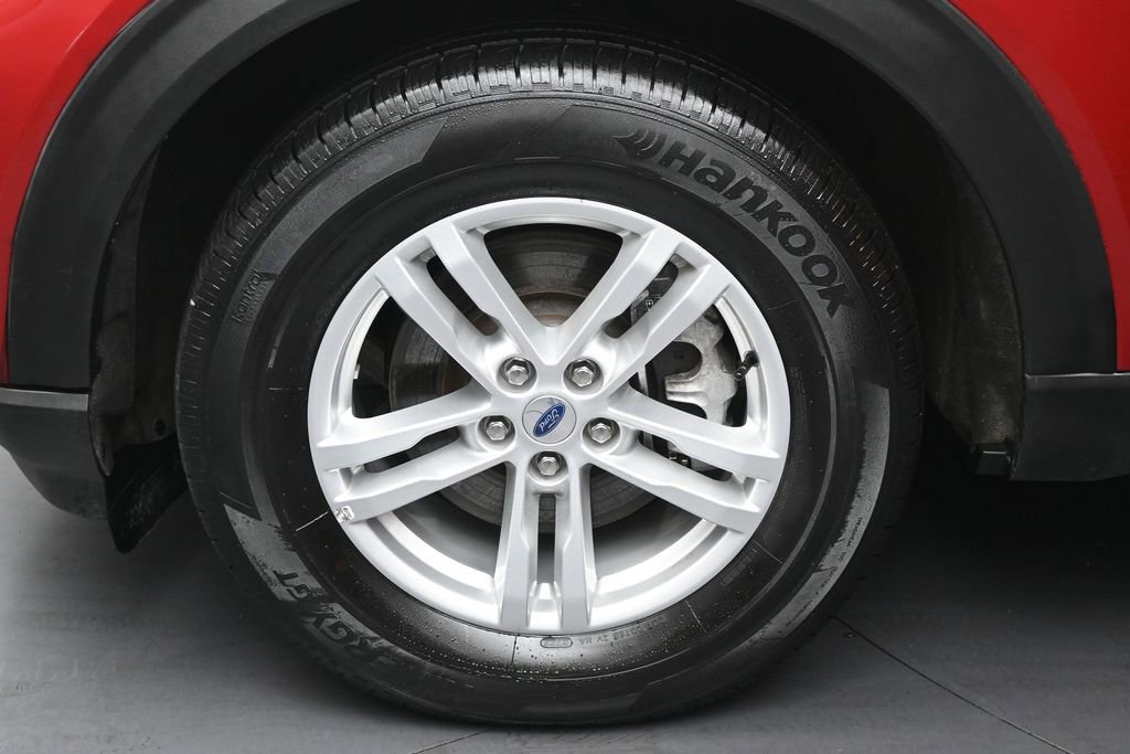 Used 2022 Ford Explorer XLT w/ Equipment Group 202A AWD/4WD image 38
