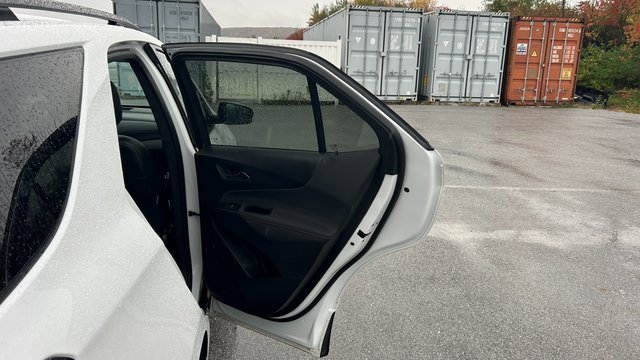 Certified 2022 Chevrolet Equinox RS w/ LPO, Floor Liner Package image 48