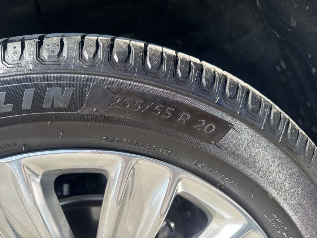 Used 2022 Ford Explorer Limited w/ Equipment Group 301A image 32