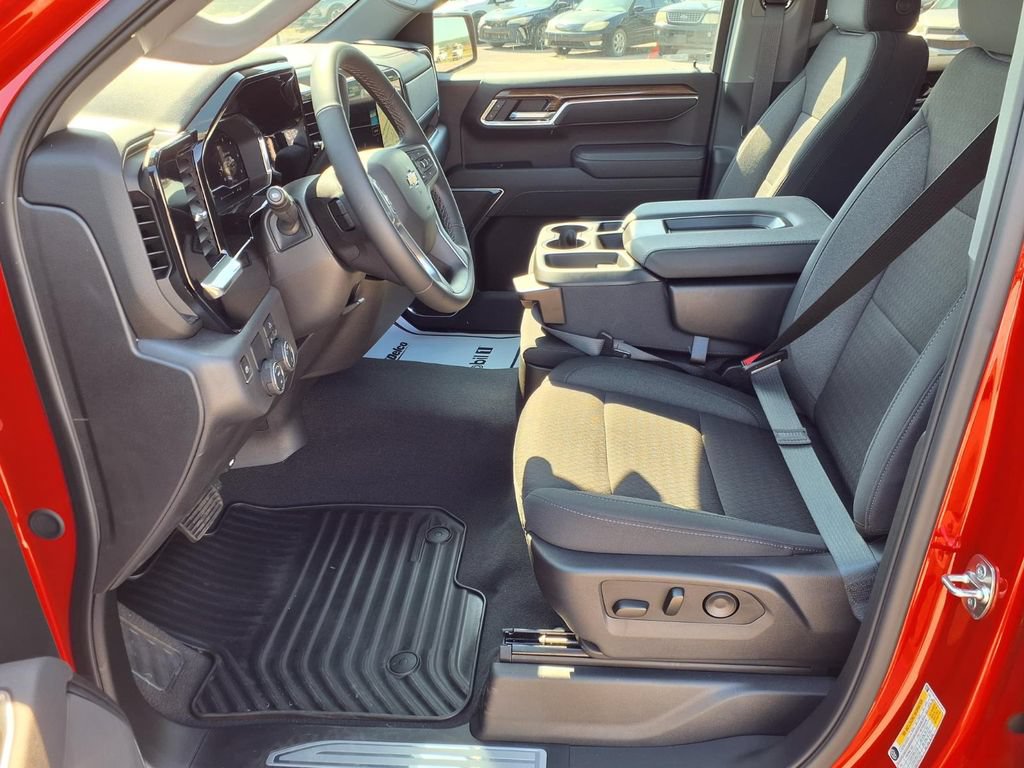 Used 2025 Chevrolet Silverado 1500 LT RWD image 20