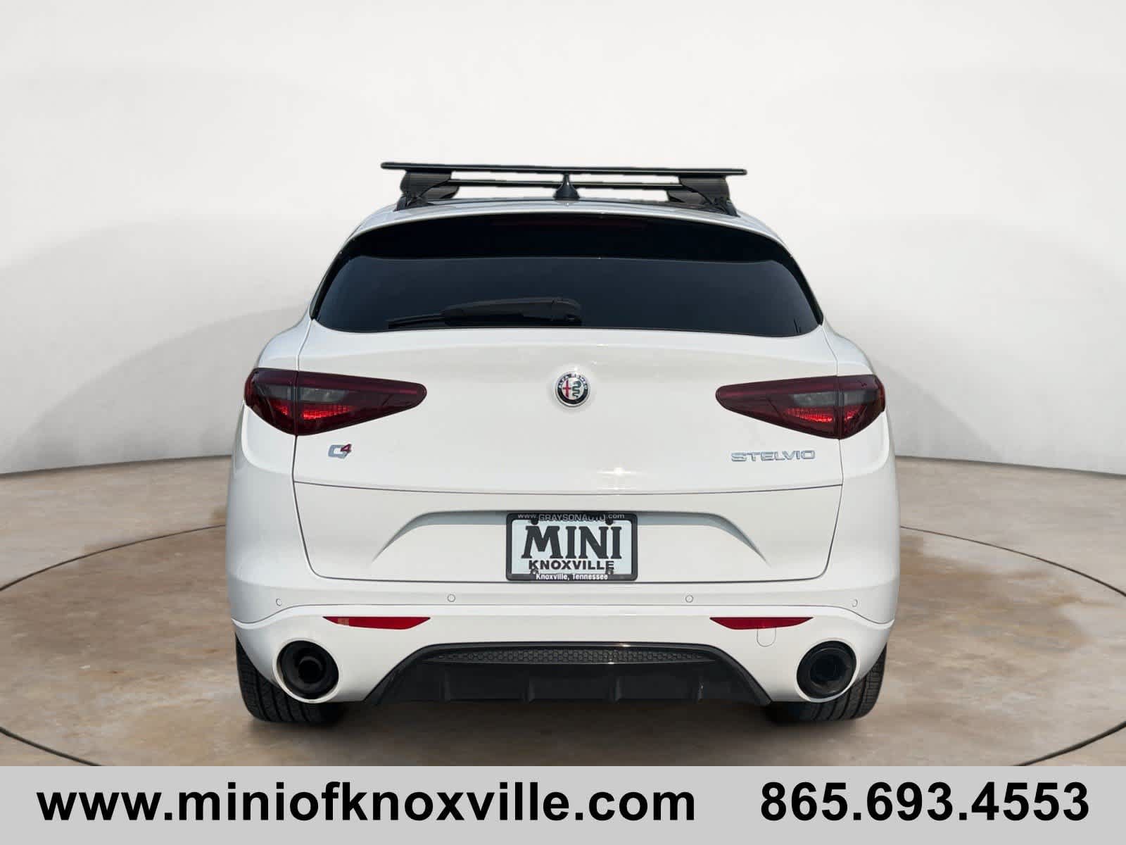 Used 2022 Alfa Romeo Stelvio Veloce AWD/4WD image 4