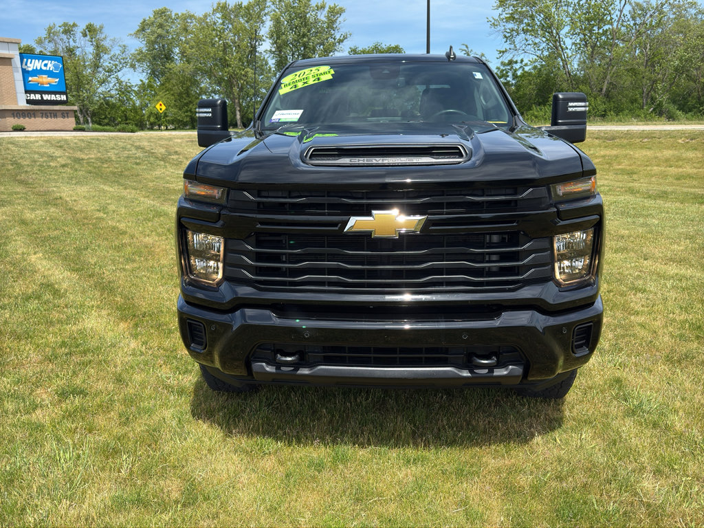 Used 2025 Chevrolet Silverado 2500 Custom w/ Custom Value Package AWD/4WD image 7