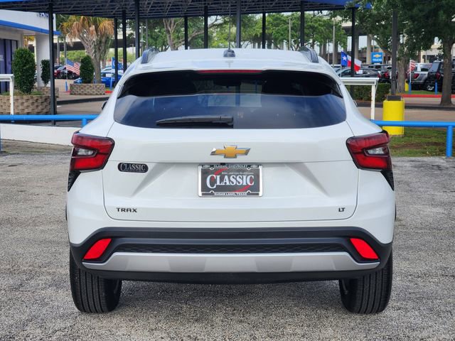 Used 2026 Chevrolet Trax LT w/ Sunroof Package image 6