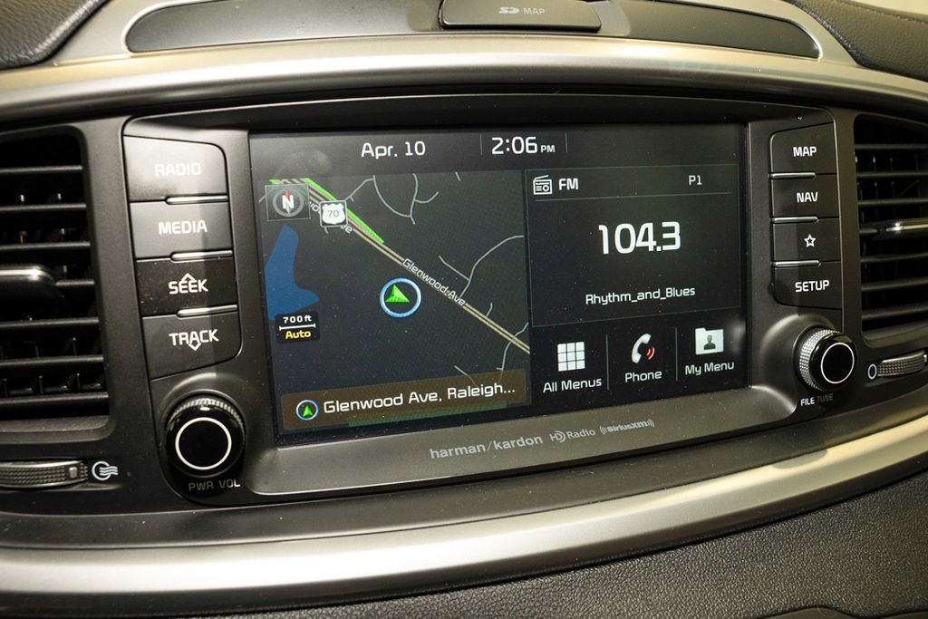 Used 2019 Kia Sorento SX image 16