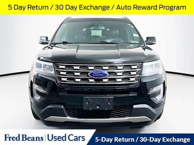 Used 2017 Ford Explorer XLT w/ Equipment Group 202A image 2