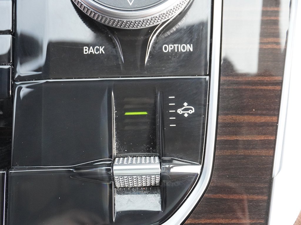 Used 2024 BMW X7 xDrive40i w/ Premium Package image 74