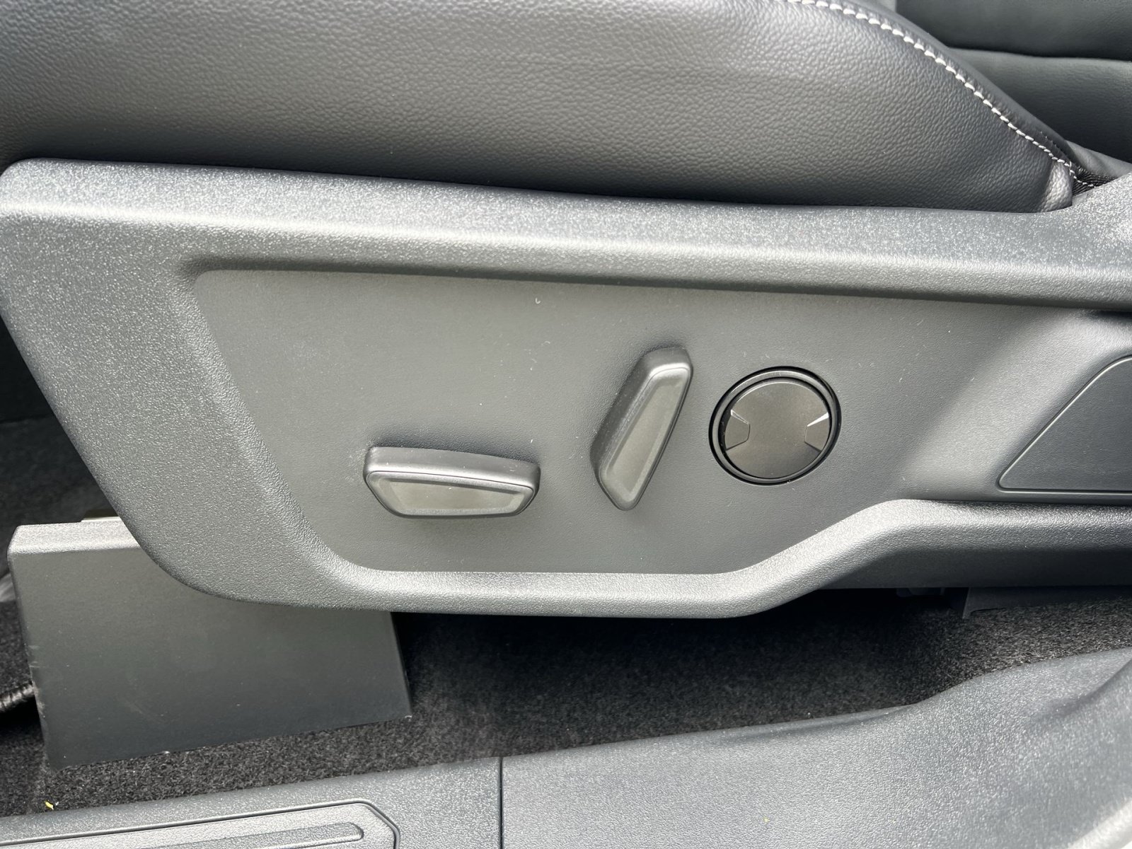 New 2026 Ford Bronco Outer Banks AWD/4WD image 14