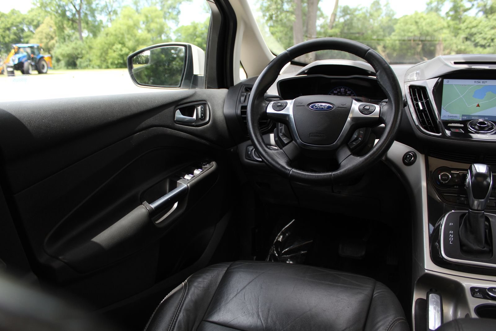 Used 2015 Ford C-MAX Energi SEL w/ Equipment Group 302A FWD image 9
